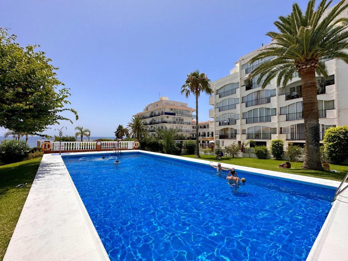Carabeo 26 Boutique Studio Casasol Нерха Экстерьер фото